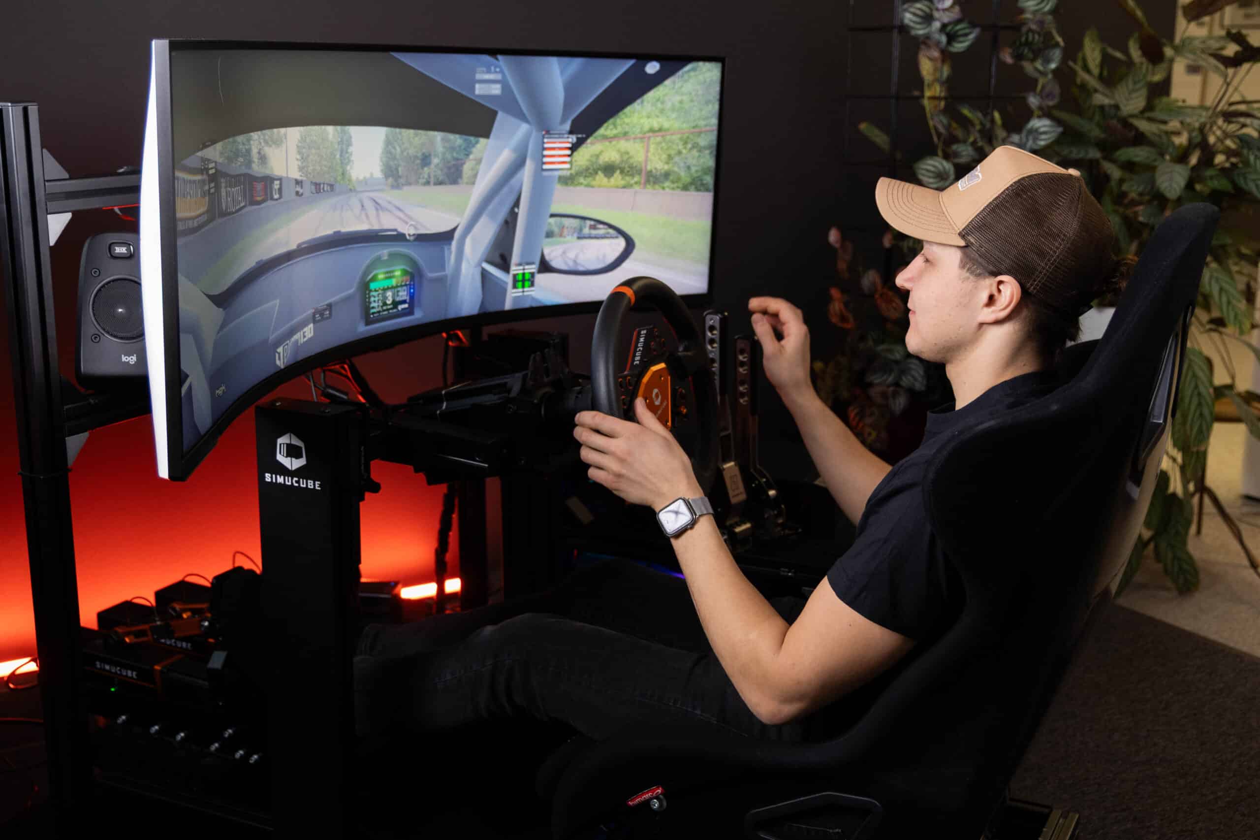 Mika Keski-Korpi sim racing rig